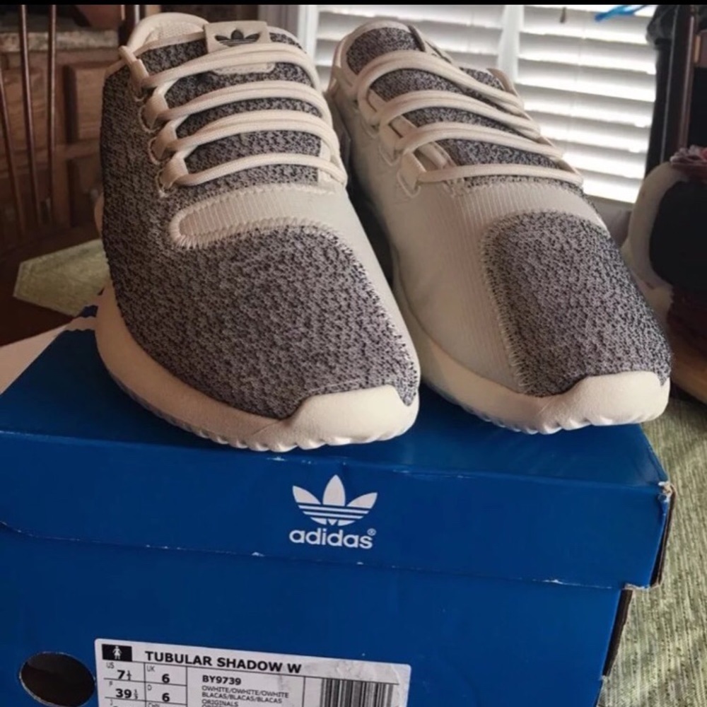 Adida Tubular Shadow